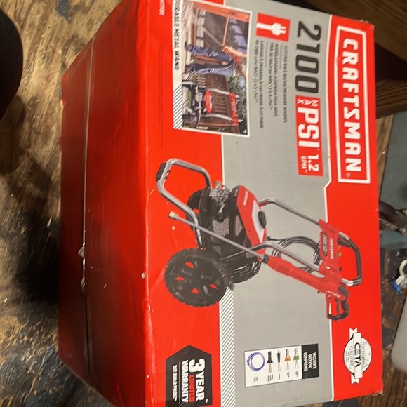 Air compressor - Picture 2 of 5